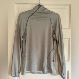 White Patagonia Sun Shirt Women’s M